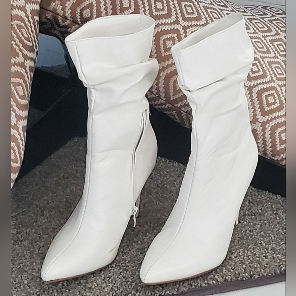 Women's White Boots.